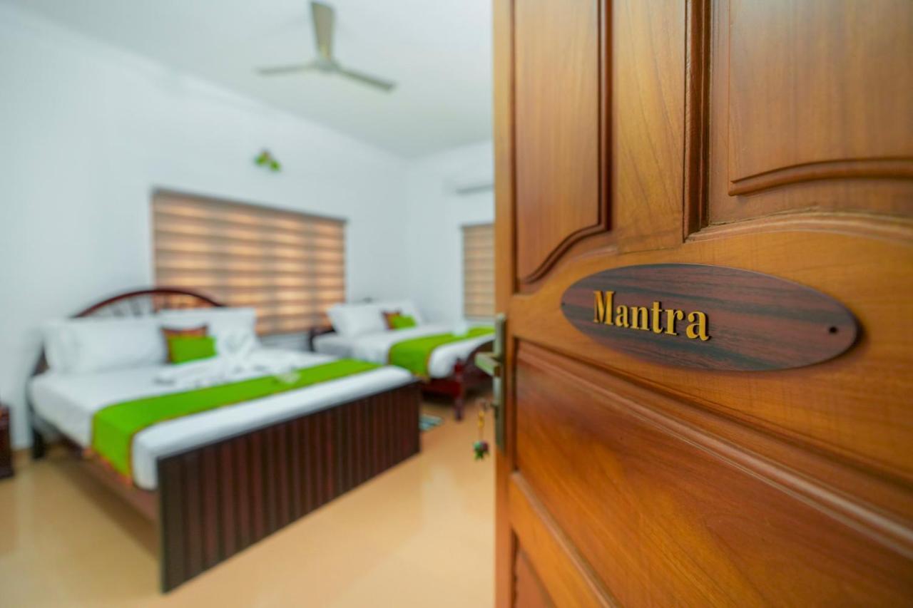 Parudeesa - Heavenly- Luxurious Palace Look-Near Cbd - Kerala - India With Breakfast Kāladi Pokoj fotografie