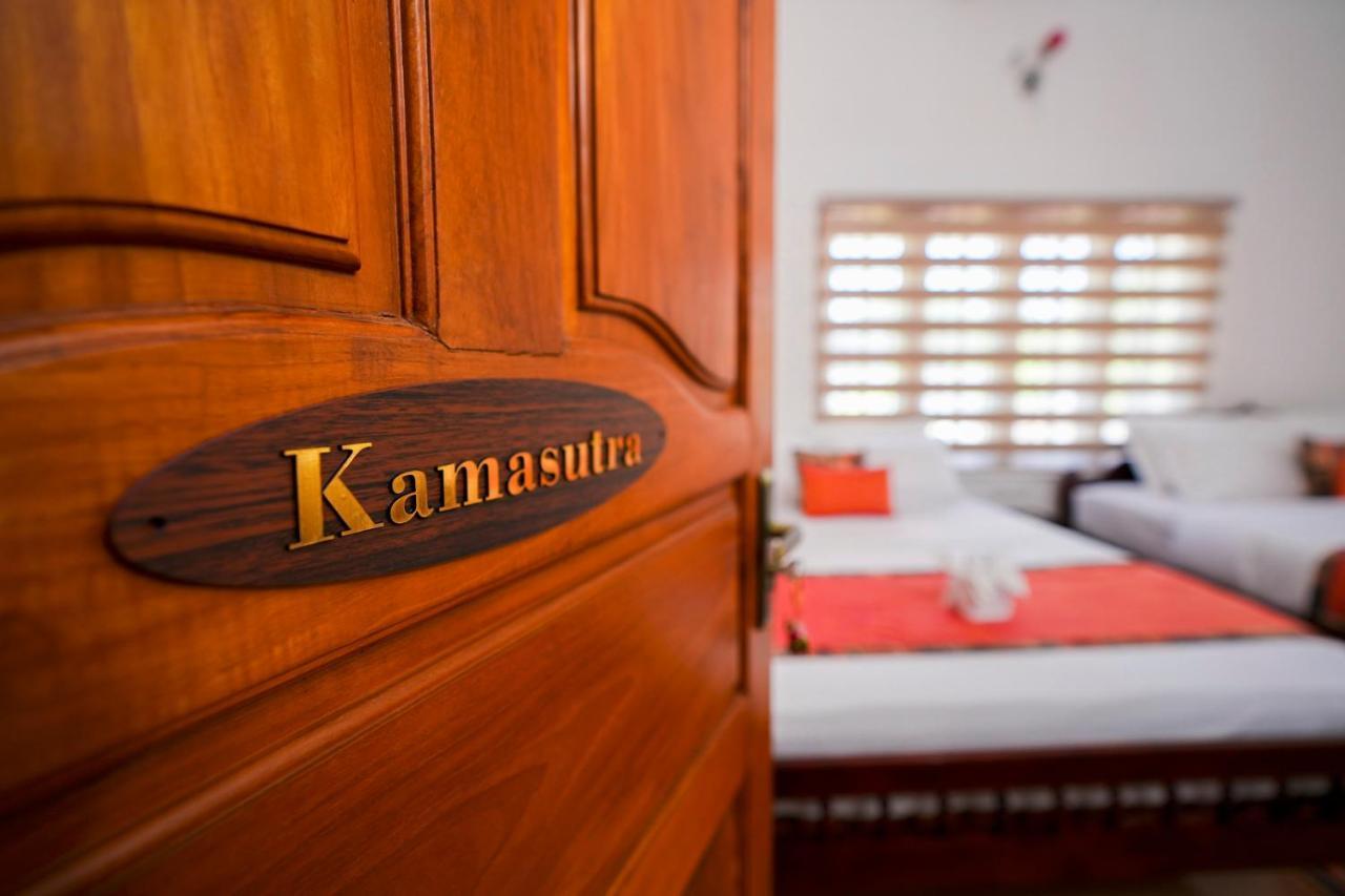 Parudeesa - Heavenly- Luxurious Palace Look-Near Cbd - Kerala - India With Breakfast Kāladi Pokoj fotografie