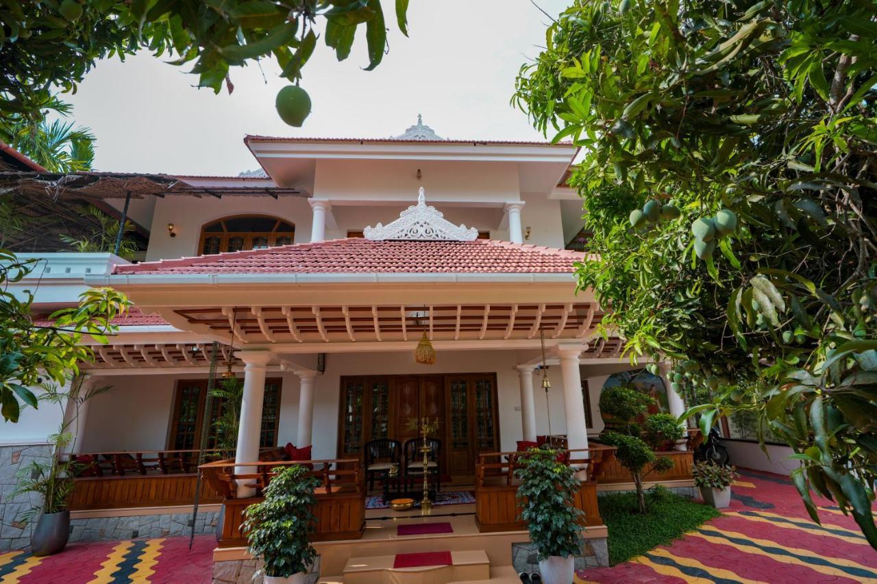 Parudeesa - Heavenly- Luxurious Palace Look-Near Cbd - Kerala - India With Breakfast Kāladi Exteriér fotografie