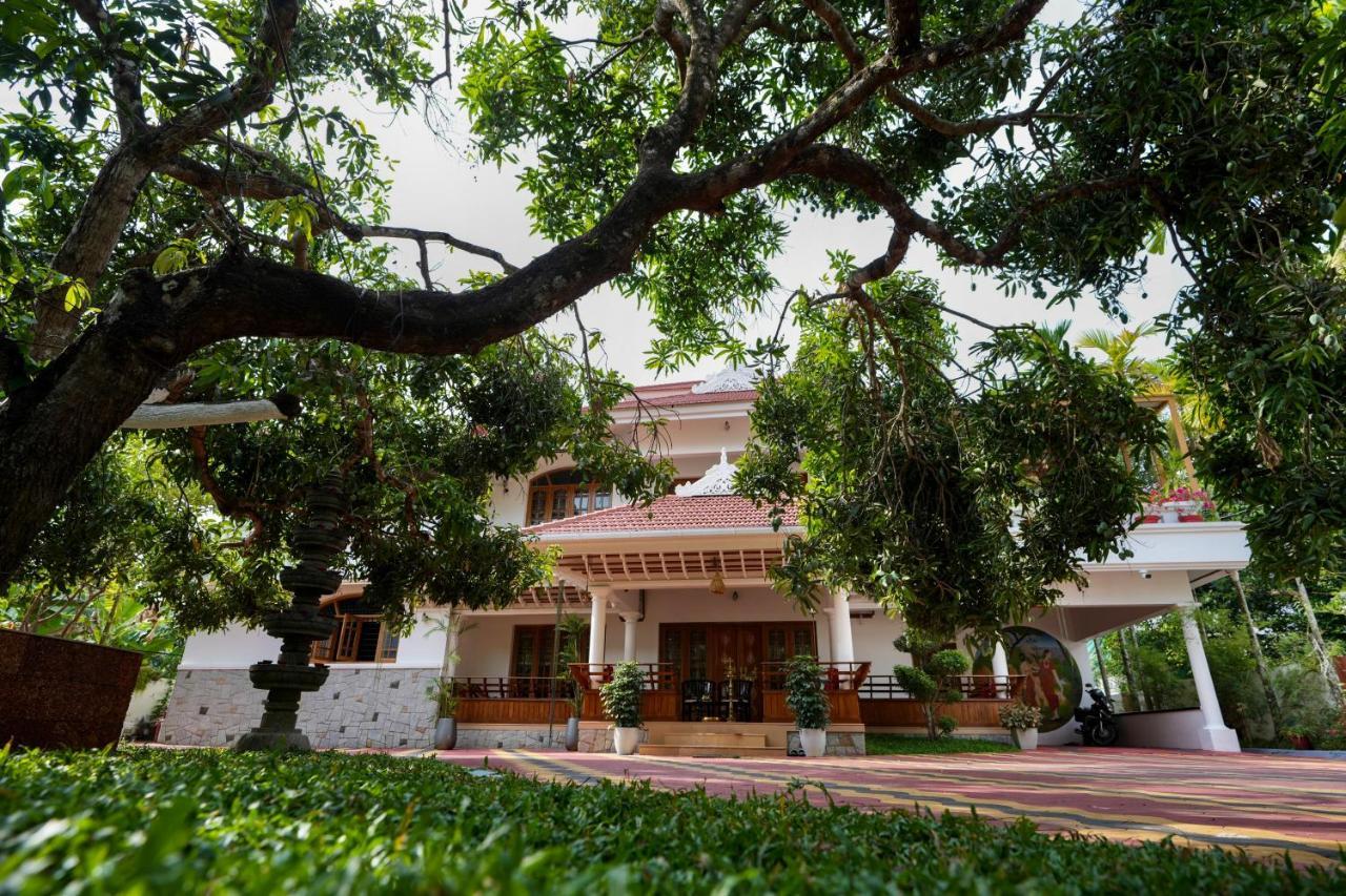 Parudeesa - Heavenly- Luxurious Palace Look-Near Cbd - Kerala - India With Breakfast Kāladi Exteriér fotografie